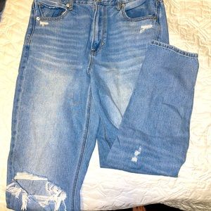 American Eagle size 10  ripped mom jeans